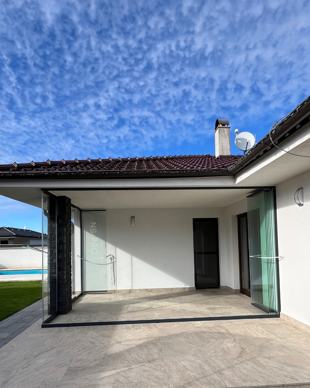 Bezrámové zasklenie